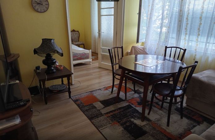 Апартамент с две спални недалеч от МУ Варна и центъра на града!