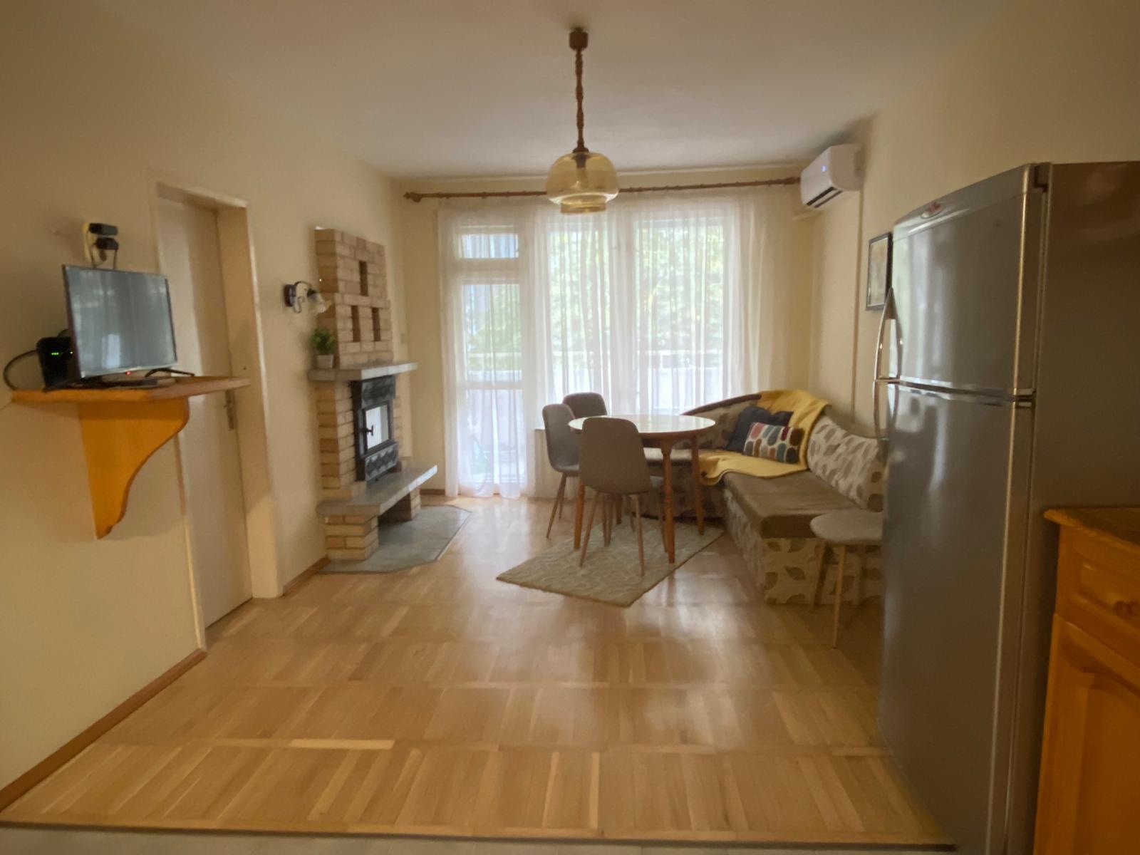 Обзаведен апартамент с 2 спални разположен между двата университета - по медицина и Дентална медицин