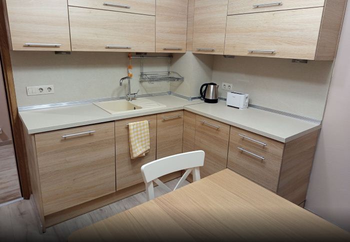 Двустаен апартамент под наем на метри от МУ-Варна!